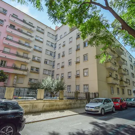 Apartamento Charming Near Metro Lisboa