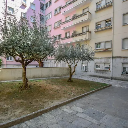 Apartment Charming Near Metro Lisbon