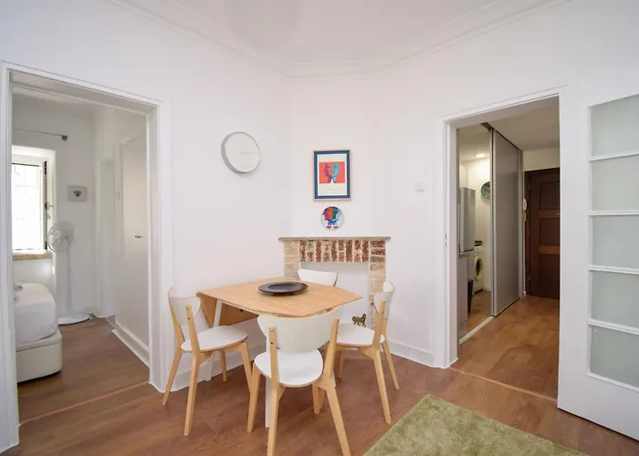 Apartamento Charming Near Metro Lisboa
