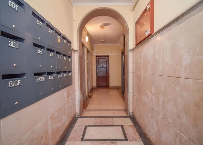 Charming Near Metro Apartamento *