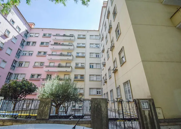 Apartamento Charming Near Metro Lisboa
