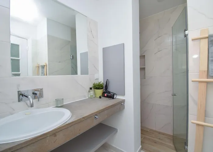 Charming Near Metro Appartement